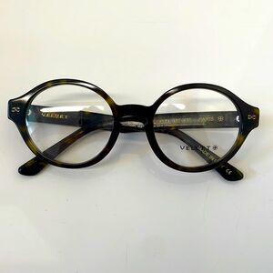 Velvet Eyewear PARIS in Tortoise, NEW